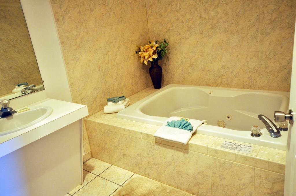 Riviera Resort&Suites Wildwood Habitación foto